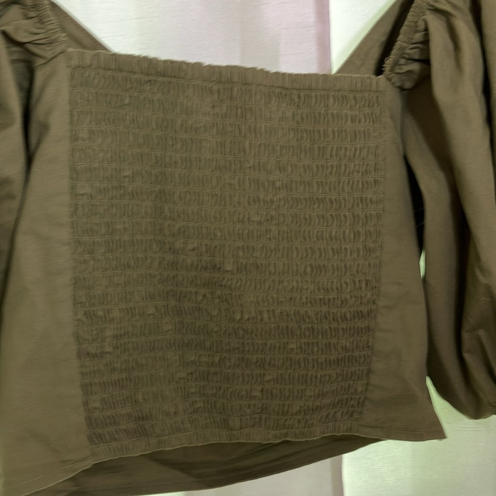 Abercrombie & Fitch Sweetheart Neckline Cropped Short Puffed Sleeve Top - Picture 5 of 9